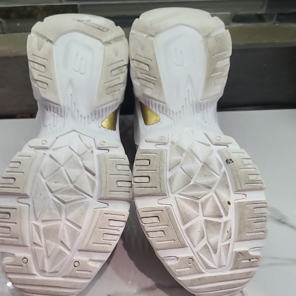 Skechers White Sneakers with Red Lining and Gold Accents - Picture 6 of 7
